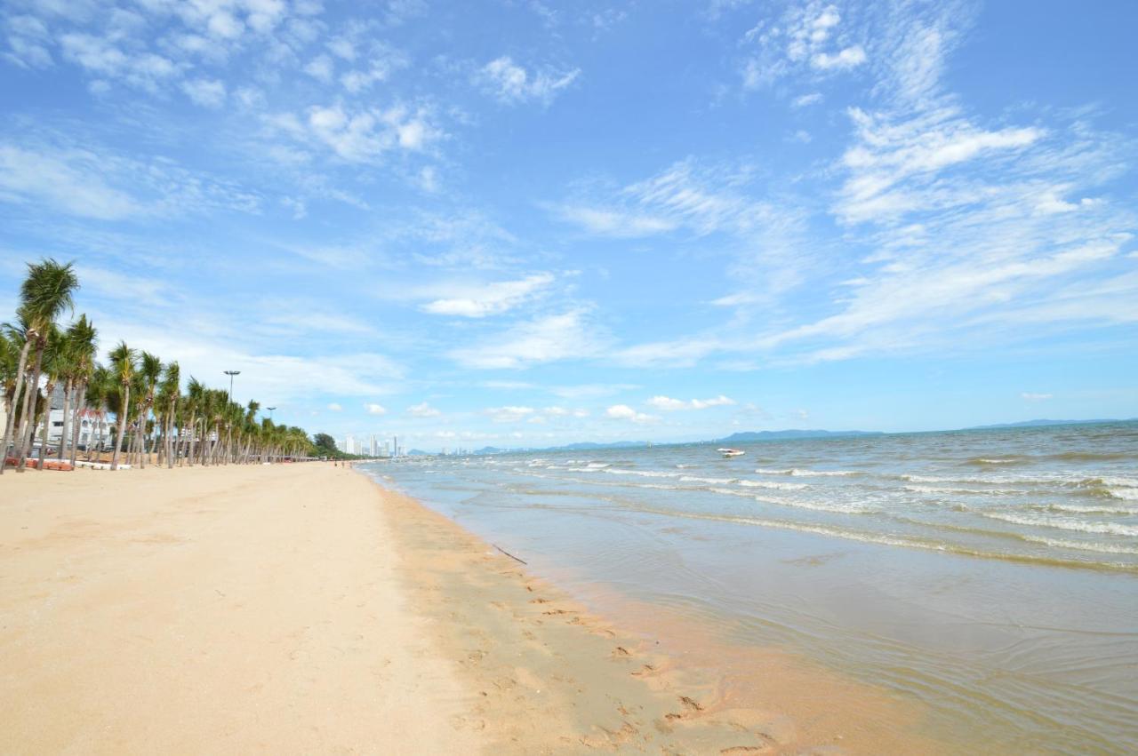 Happy Vikings - Beachfront Pantai Jomtien Luaran gambar