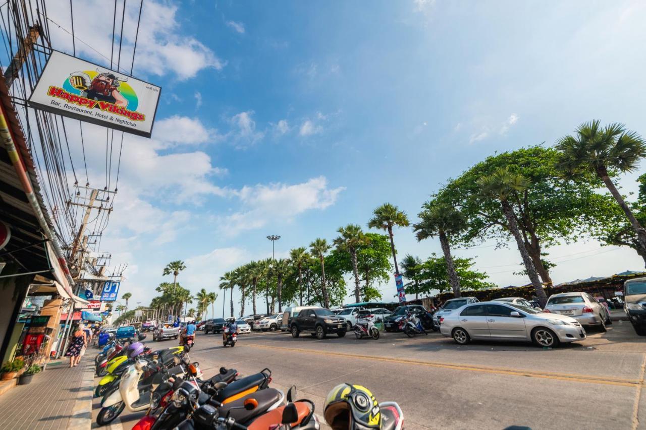 Happy Vikings - Beachfront Pantai Jomtien Luaran gambar
