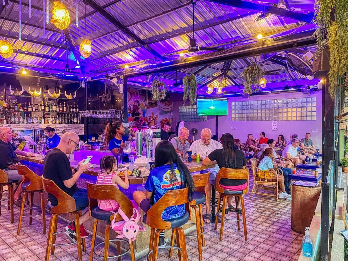 Happy Vikings - Beachfront Pantai Jomtien Luaran gambar