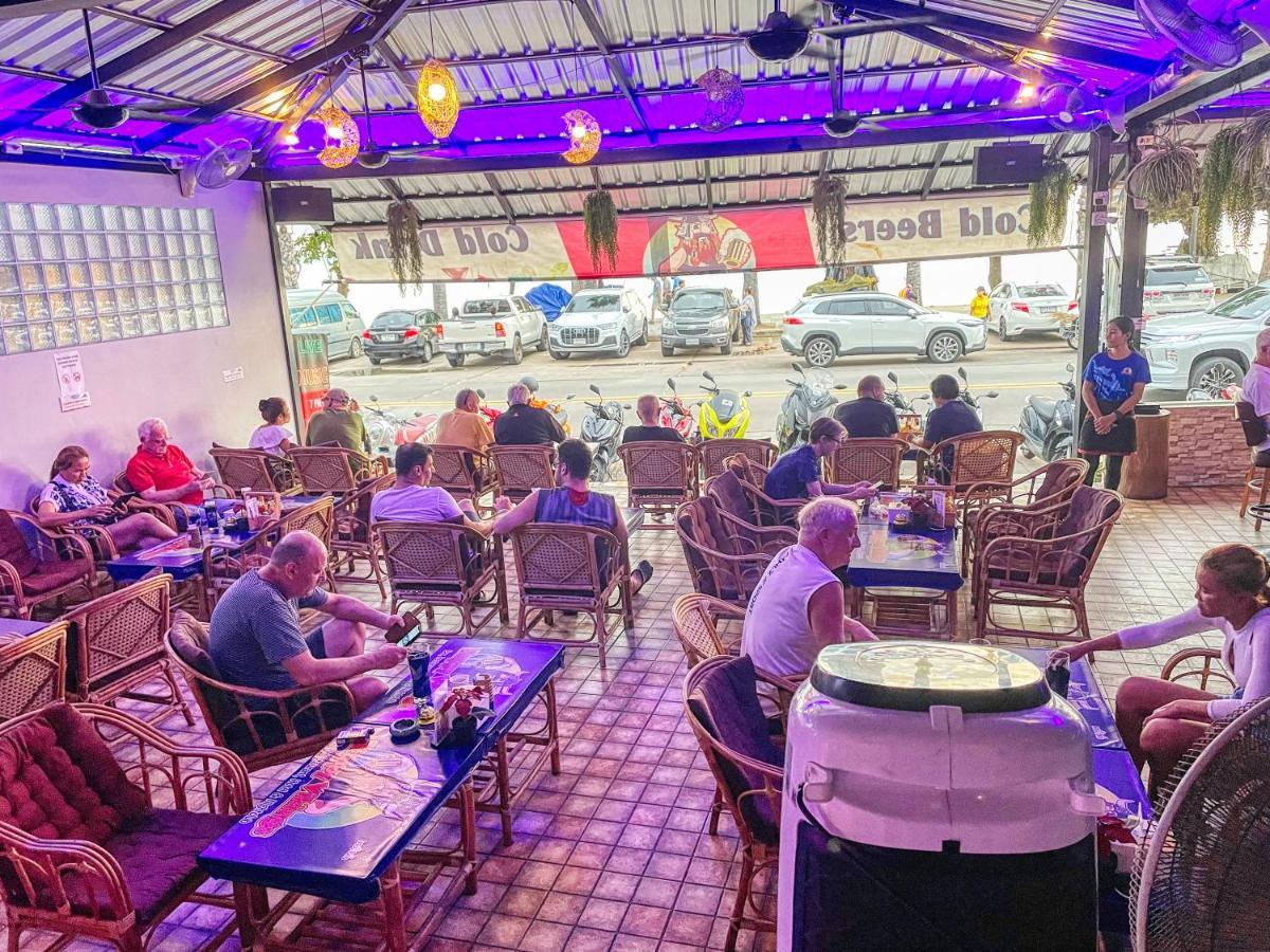 Happy Vikings - Beachfront Pantai Jomtien Luaran gambar